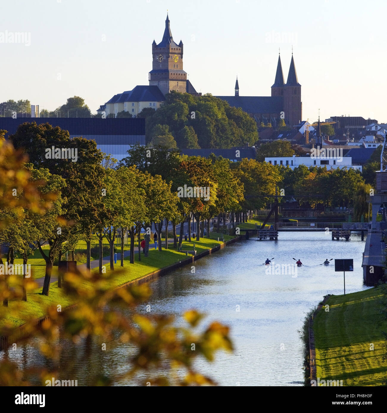 Schwanenburg con Stiftskirche, Spoy canal, Kleve Foto Stock