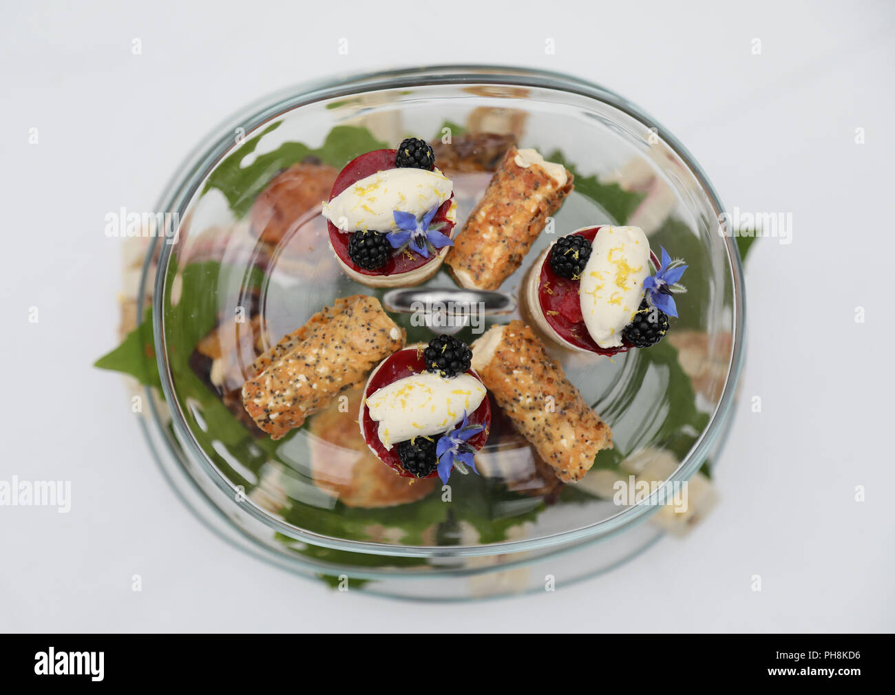 Una selezione di splendidi dolci casalinghi, Pasties, focaccine e panini. Foto Stock