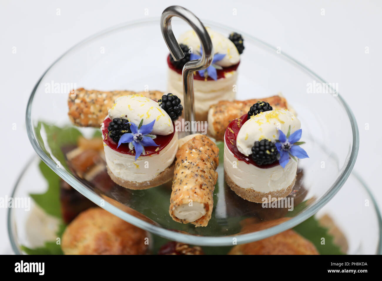 Una selezione di splendidi dolci casalinghi, Pasties, focaccine e panini. Foto Stock