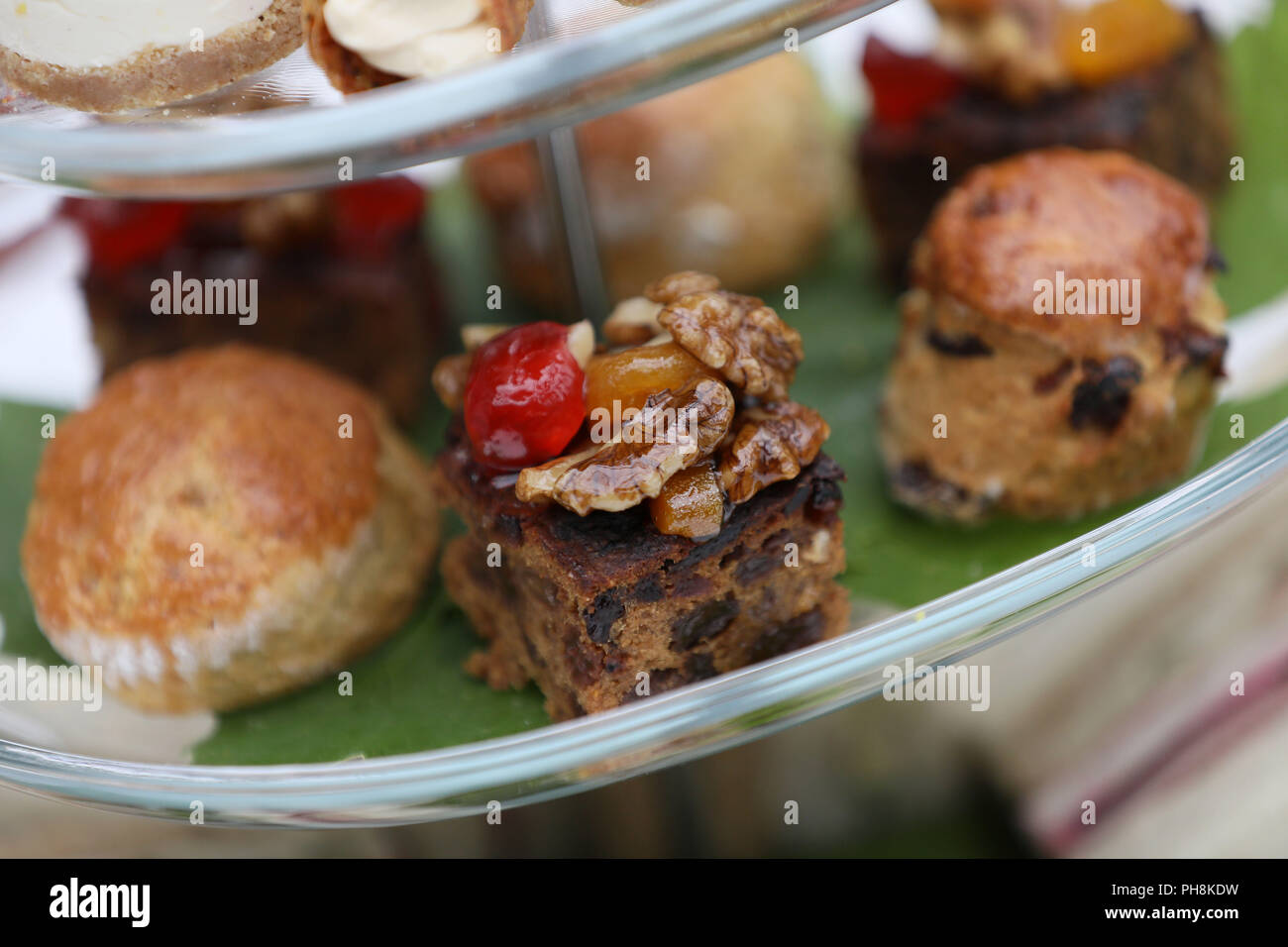 Una selezione di splendidi dolci casalinghi, Pasties, focaccine e panini. Foto Stock