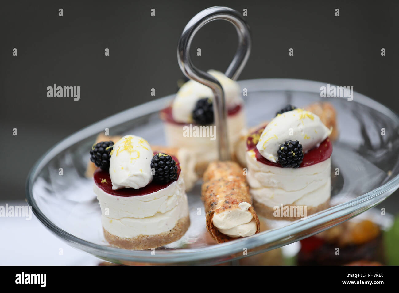 Una selezione di splendidi dolci casalinghi, Pasties, focaccine e panini. Foto Stock