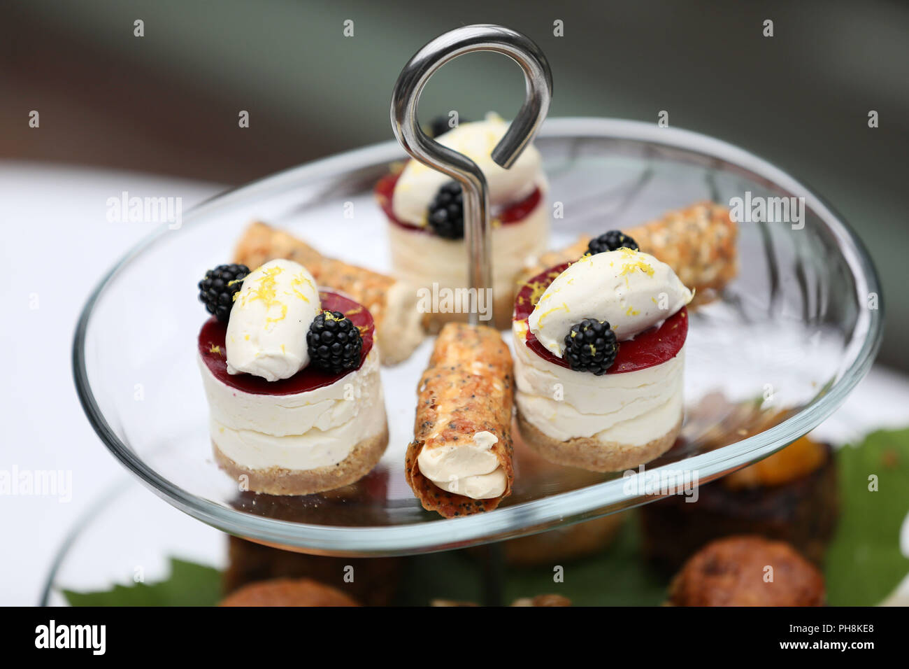 Una selezione di splendidi dolci casalinghi, Pasties, focaccine e panini. Foto Stock