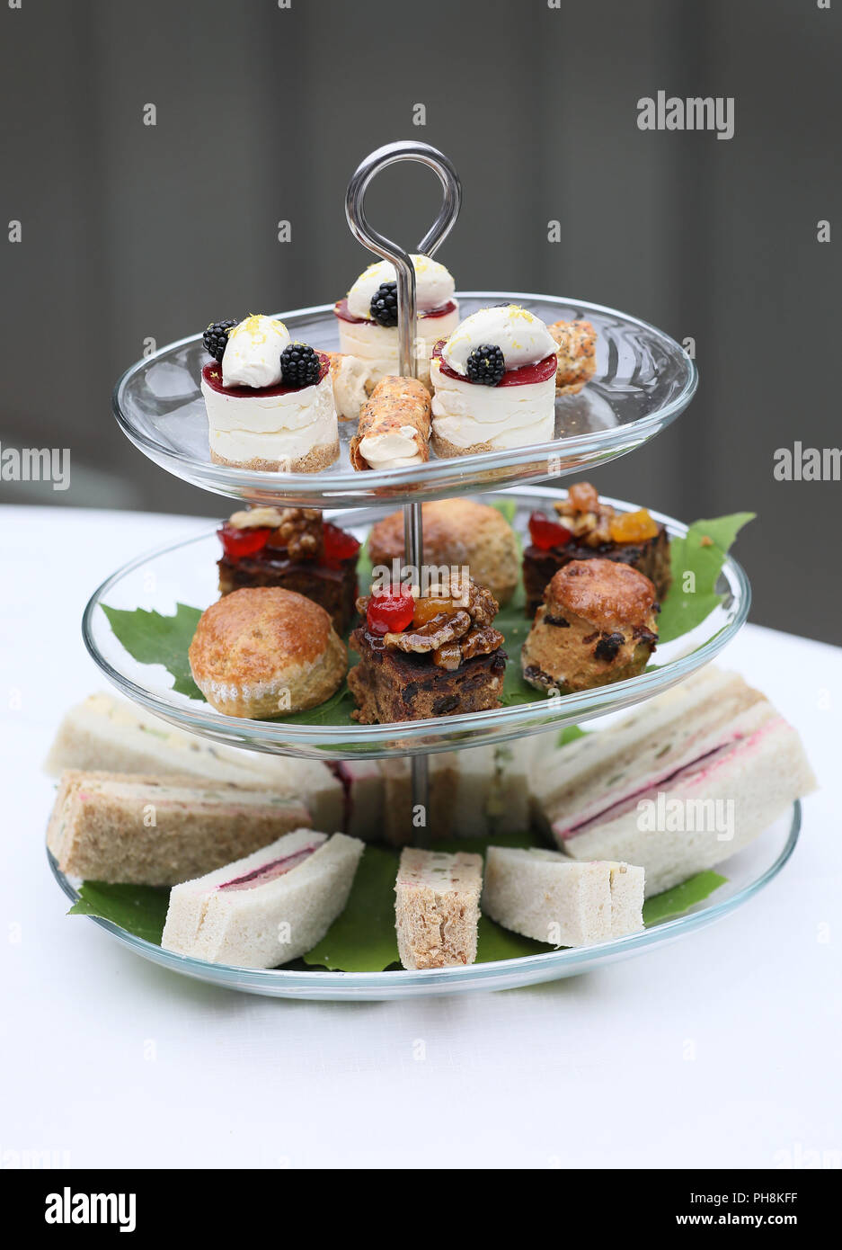 Una selezione di splendidi dolci casalinghi, Pasties, focaccine e panini. Foto Stock