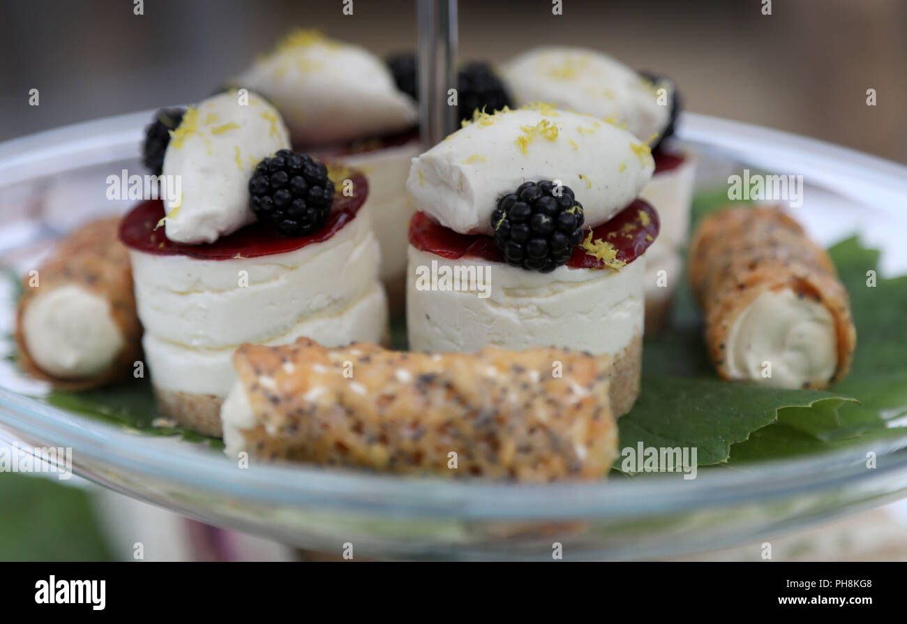 Una selezione di splendidi dolci casalinghi, Pasties, focaccine e panini. Foto Stock
