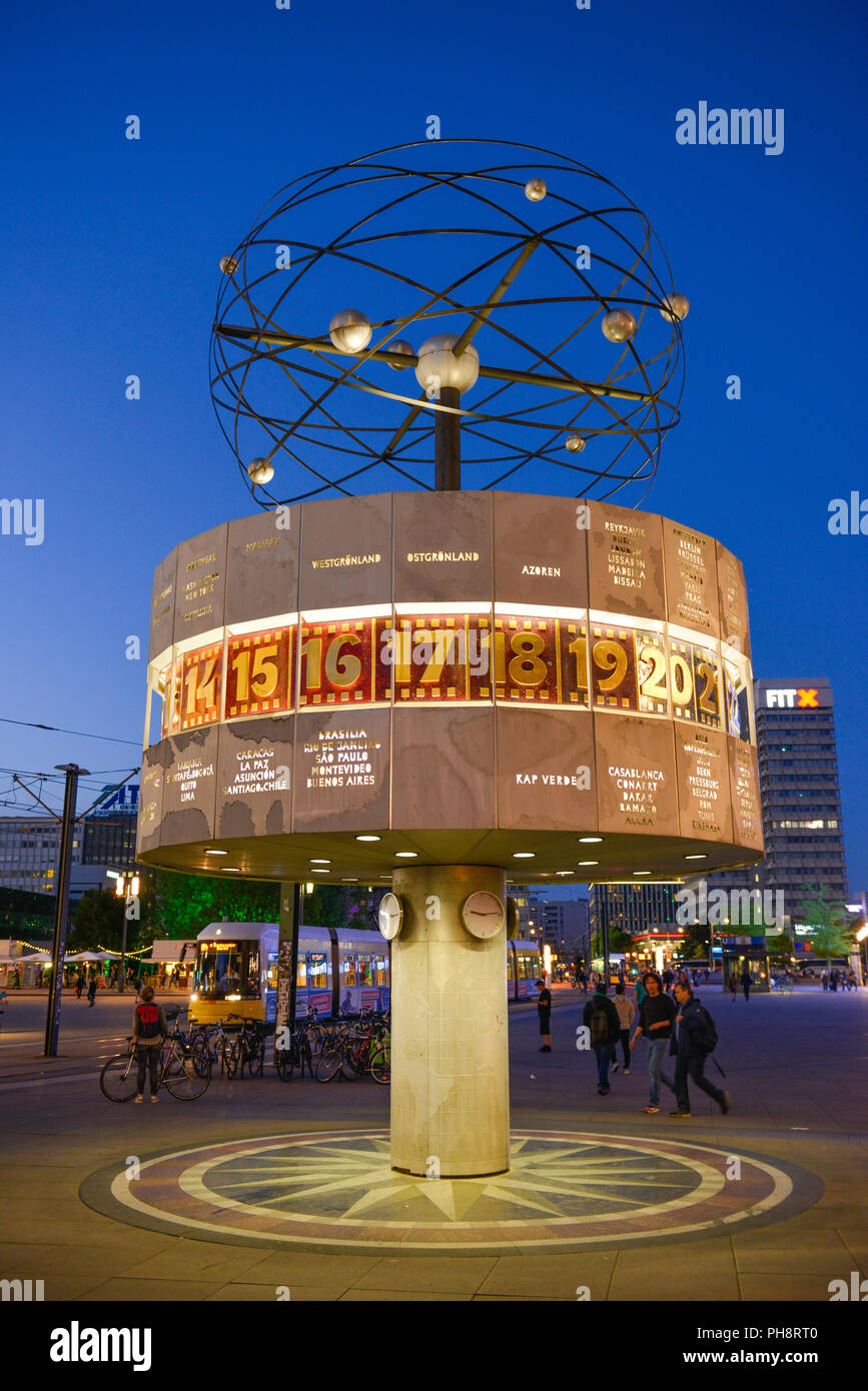 Weltzeituhr, Alexanderplatz Mitte di Berlino, Deutschland Foto Stock