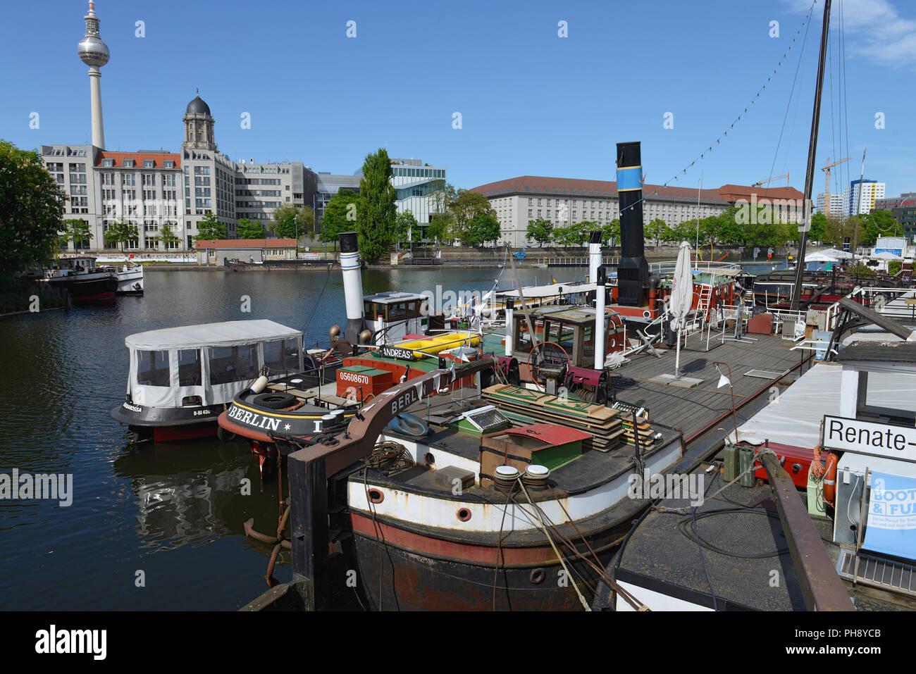 Historischer Hafen, Museumsschiffe, Ausstellung, Fischerinsel, nel quartiere Mitte di Berlino, Deutschland Foto Stock
