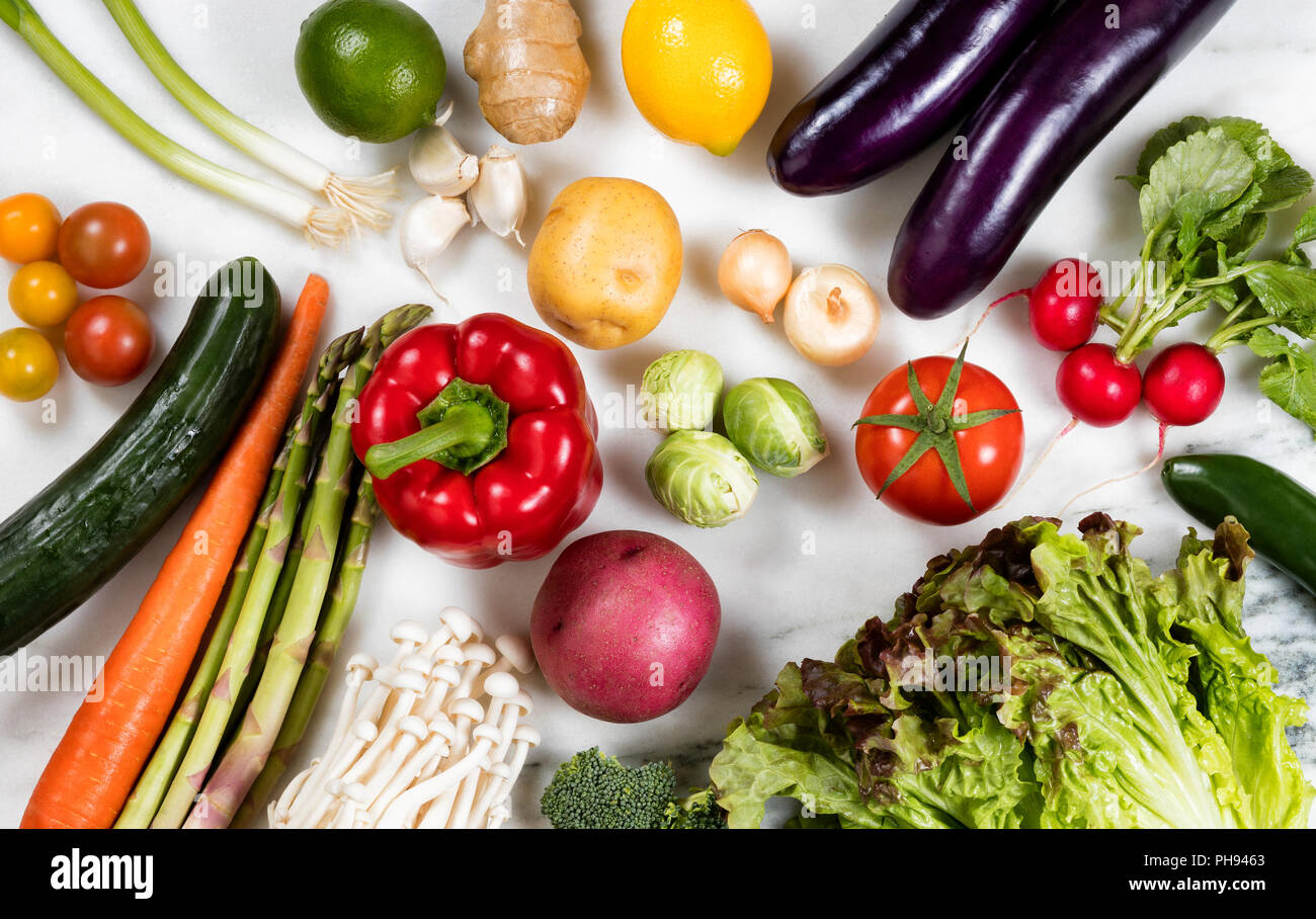 Tutta la frutta e la verdura in marmo naturale sfondo di pietra Foto Stock