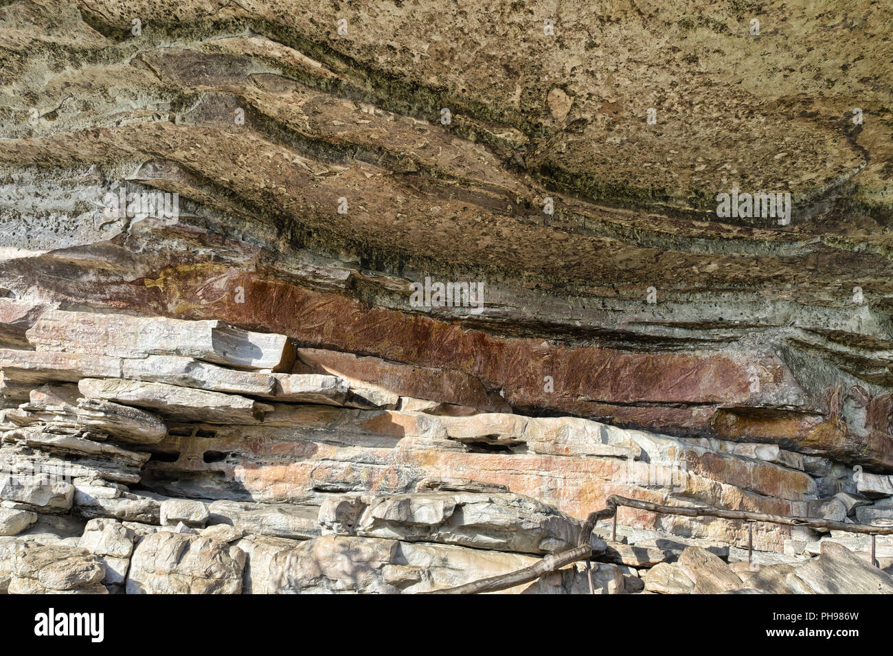 Parete di roccia con disegni antichi Foto Stock