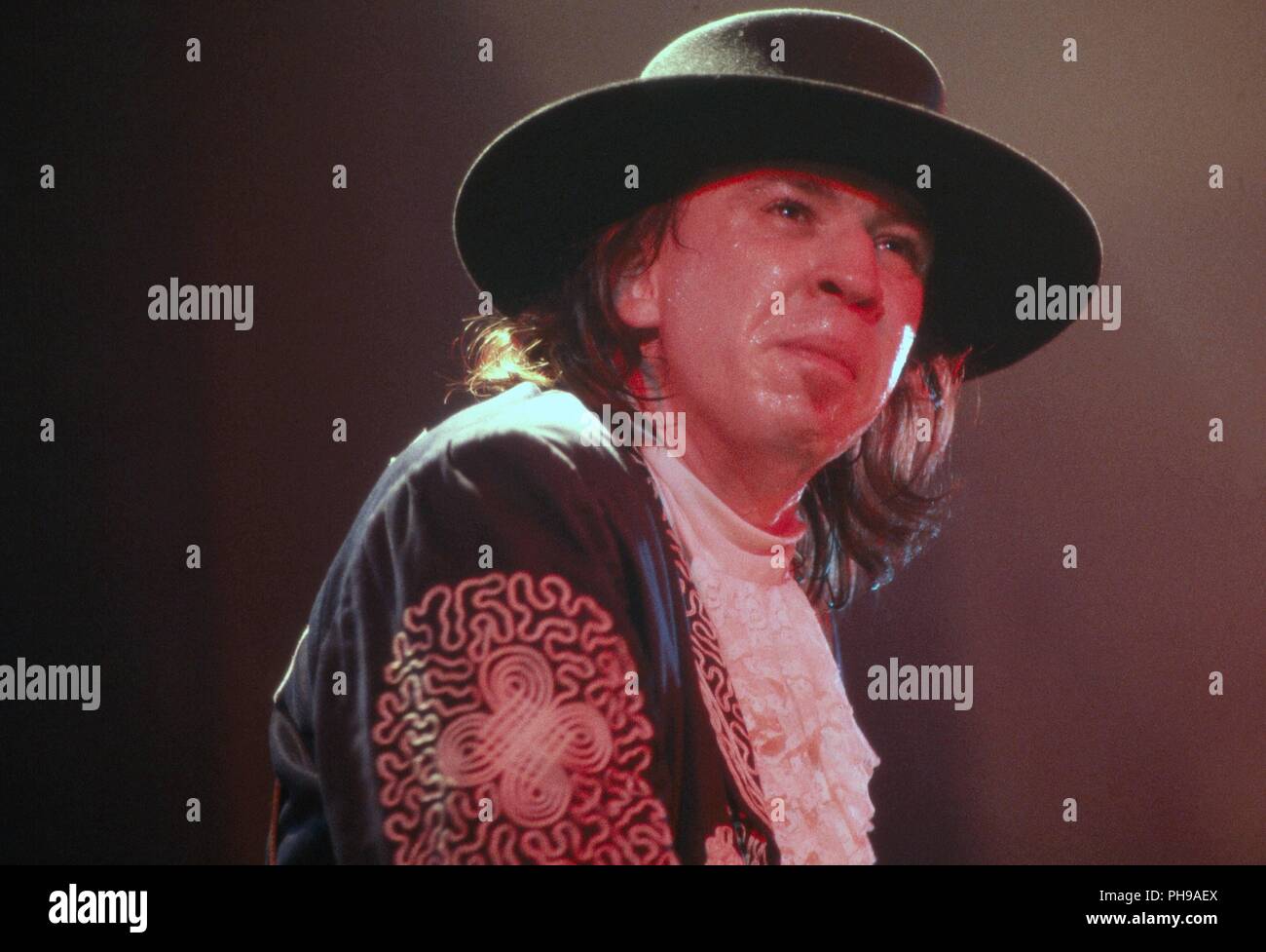 Stevie Ray Vaughan, amerikanischer Blues Musiker, bei einem Auftritt in München, Deutschland 1984. American blues musicista Stevie Ray Vaughn performin Foto Stock