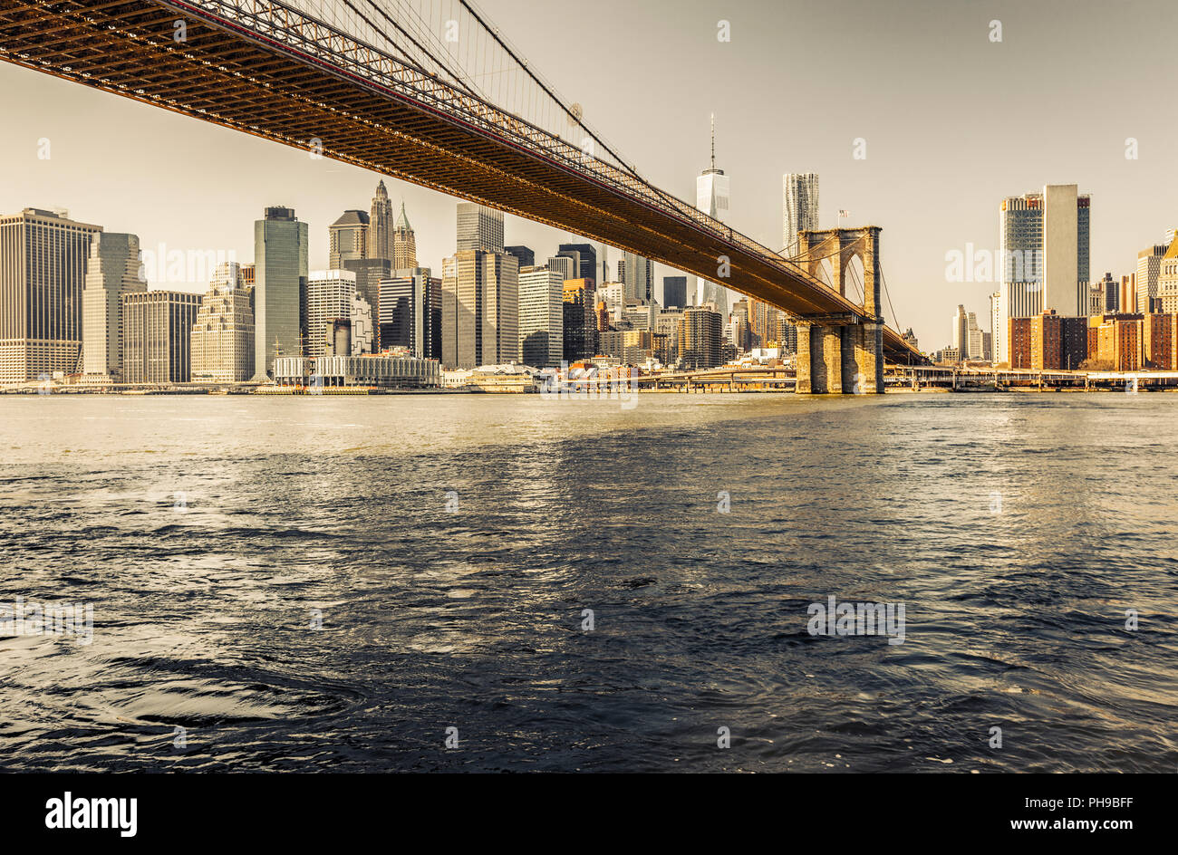 Il Ponte di Brooklyn e Manhattan Downtown vintage Foto Stock