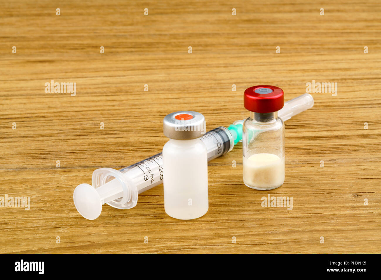 Vaccino e plastica siringa medica Foto Stock