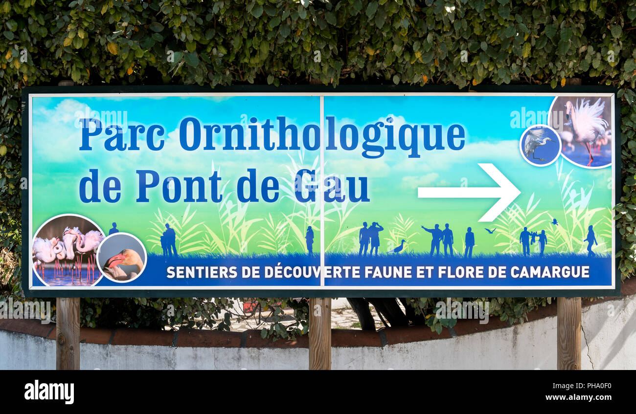 Camargue, Francia. Segno di entrata al Parc ornithologique du Pont de Gau, la Camargue, la Provenza, Francia. Foto Stock