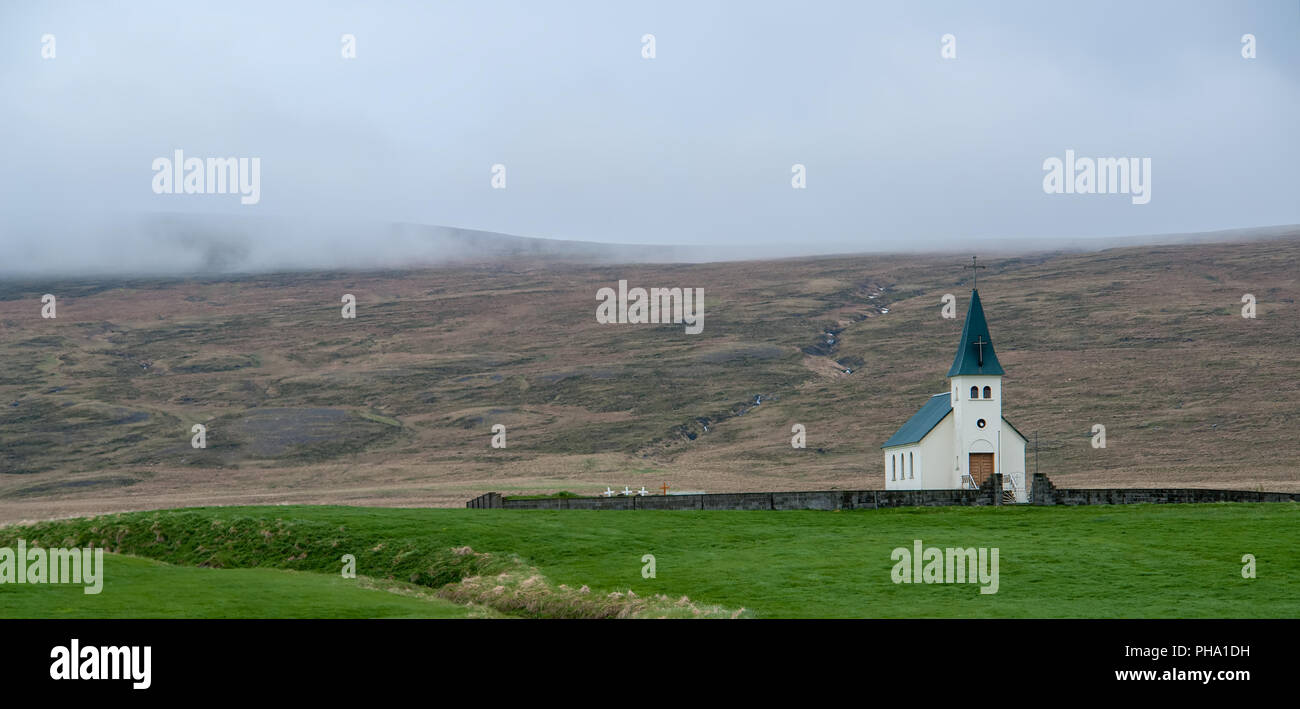 Tjorn chiesa alla penisola di Vatnsnes - Islanda Foto Stock