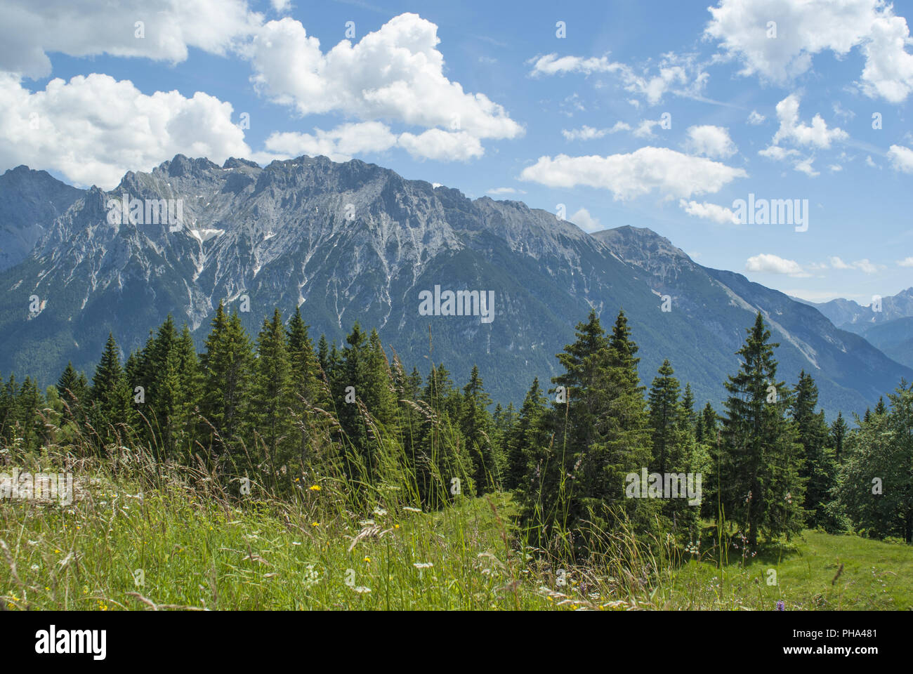Autostop intorno a Mittenwald, Alta Baviera, Germania Foto Stock
