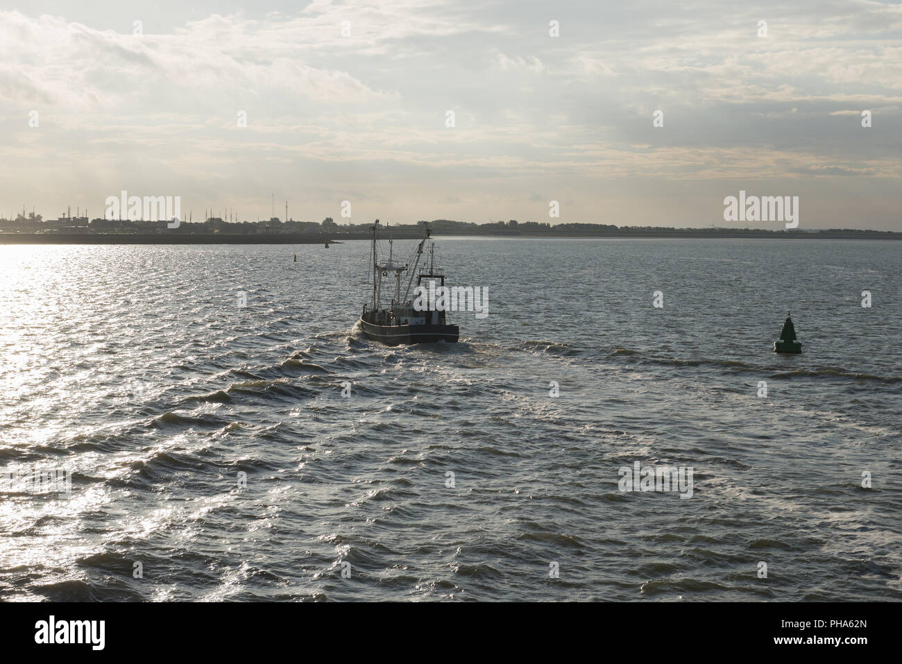 Barca da pesca sul mare di Wadden Foto Stock