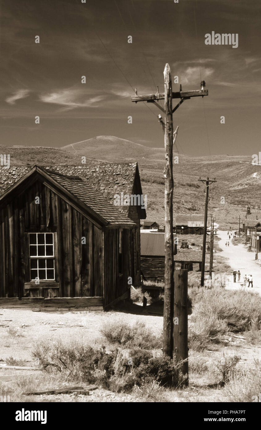 Bodie, casa in legno con un palo della luce Foto Stock