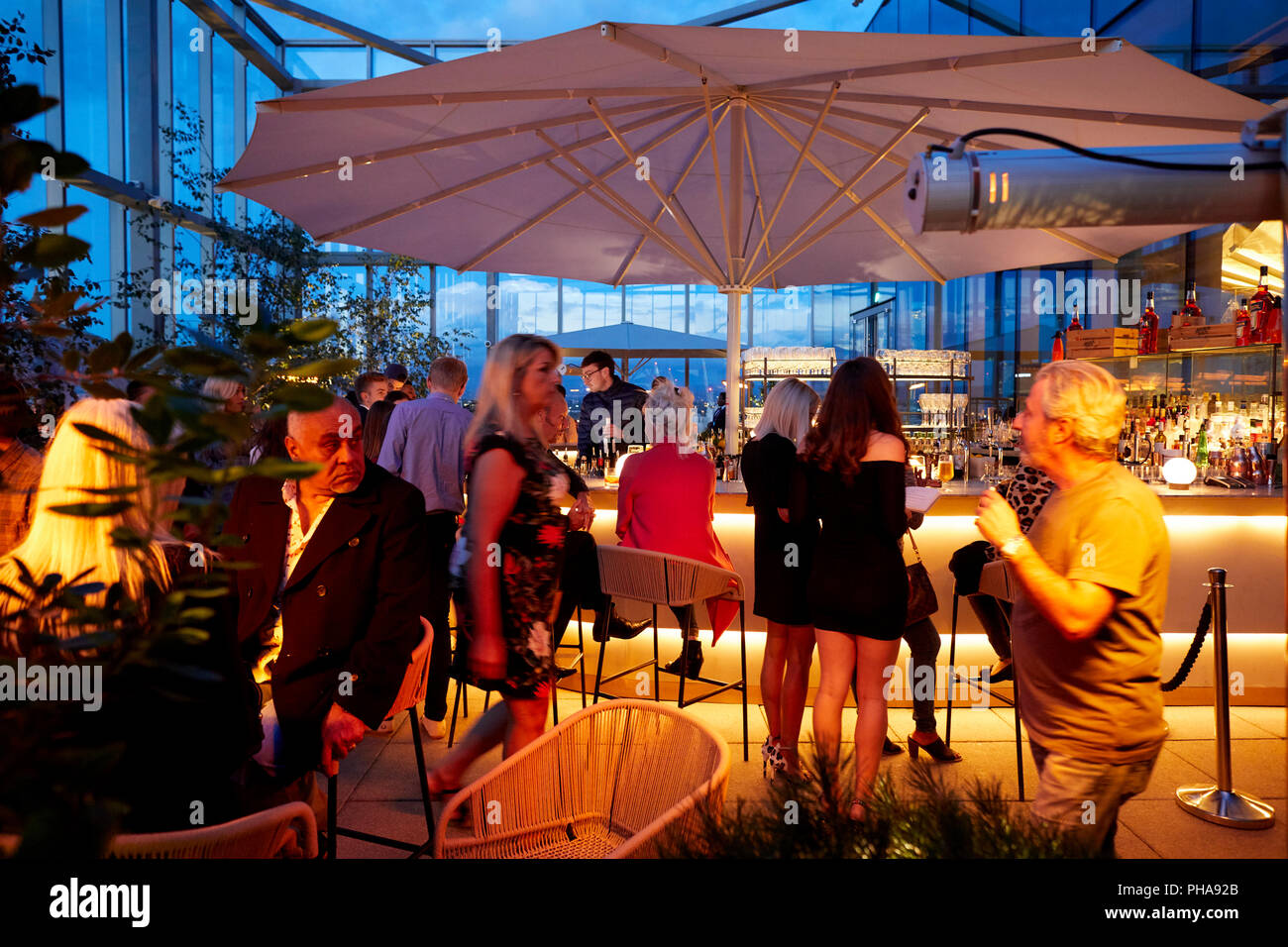 Trova il diciannovesimo piano No.1 Spinningfields, 20 storie ristorante glamour vivace bar ampia terrazza panoramica impareggiabile vista a 360 gradi Mancheste Foto Stock