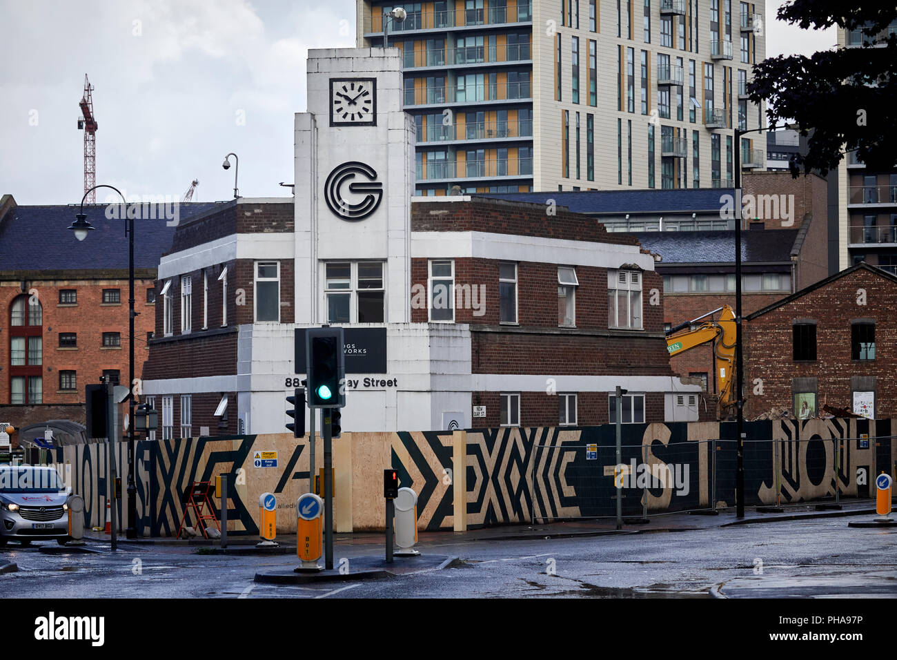 88 - 100 Quay Street elegante edificio di riferimento dell'art-deco e ex garage viene demolita per far posto alla St Johns sviluppo Foto Stock
