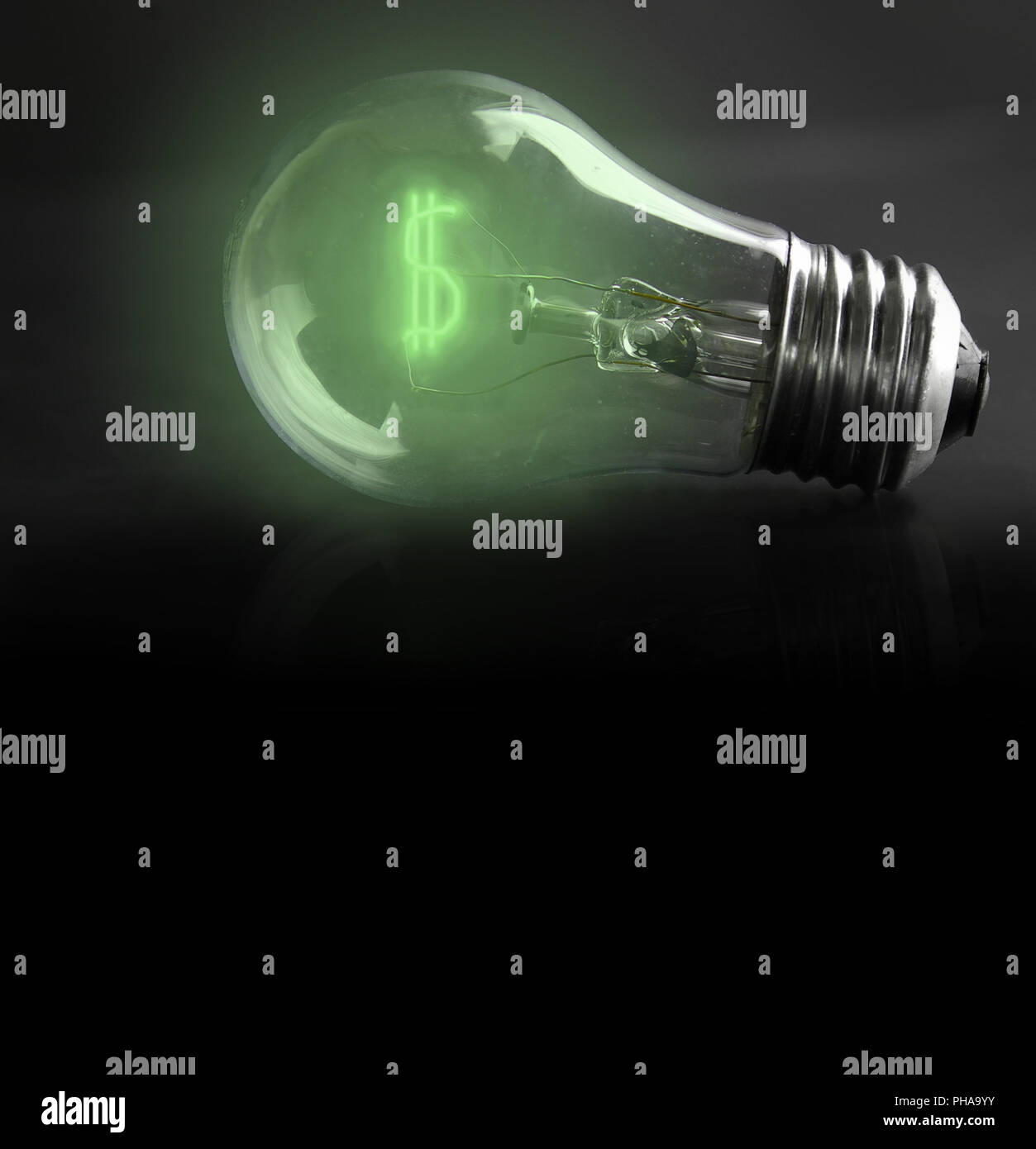 Luce-lampadina con denaro-sign filamento (costi di energia) Foto Stock