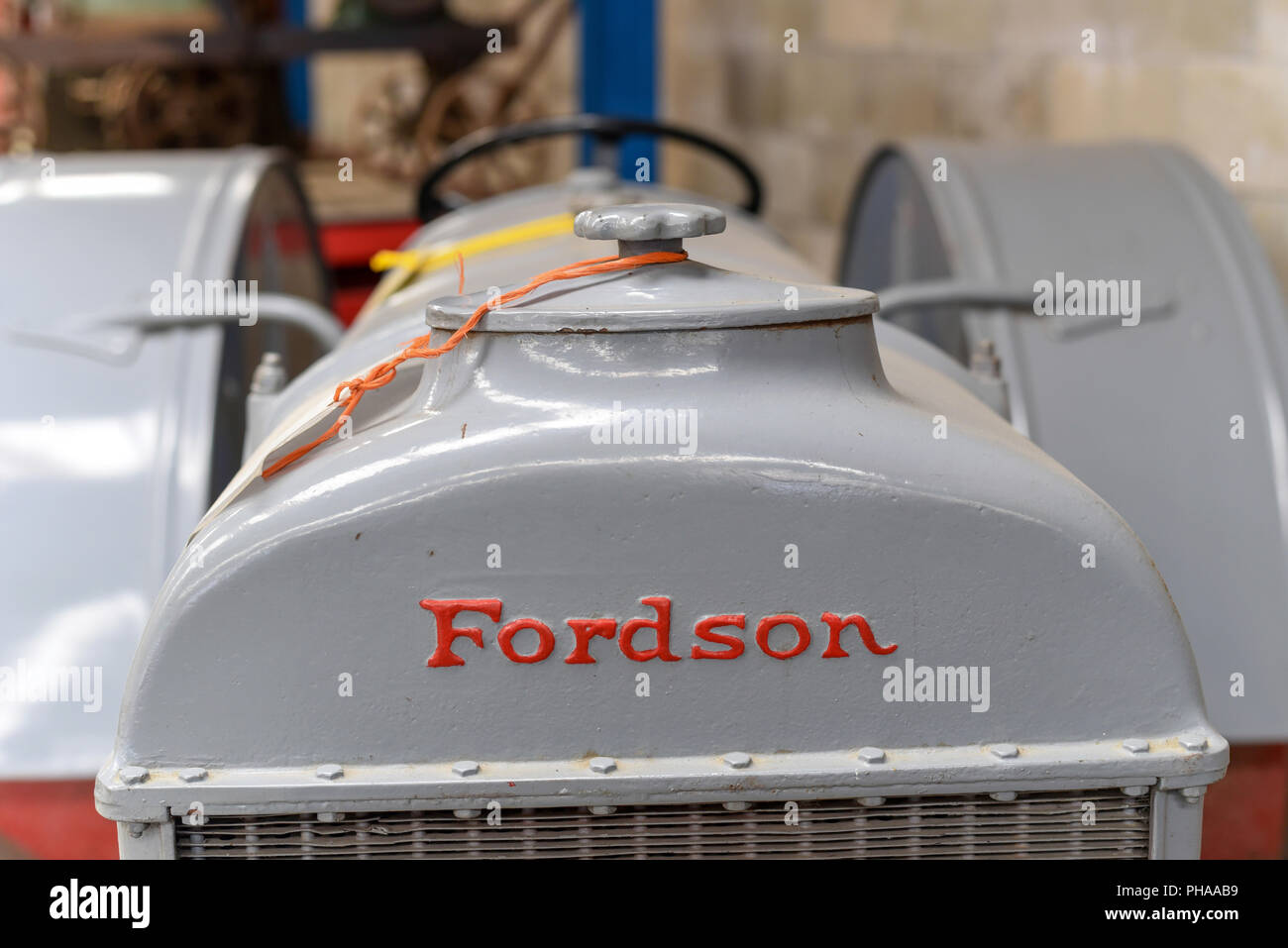Grigio Fordson trattore di Geraldine Trasporti e Museo di macchinari, Canterbury, Nuova Zelanda Foto Stock