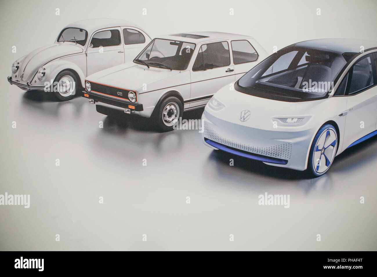 Berlino, 29 agosto 2018: Foto immagine della nuova concept car da  Volkswagen e accanto a esso