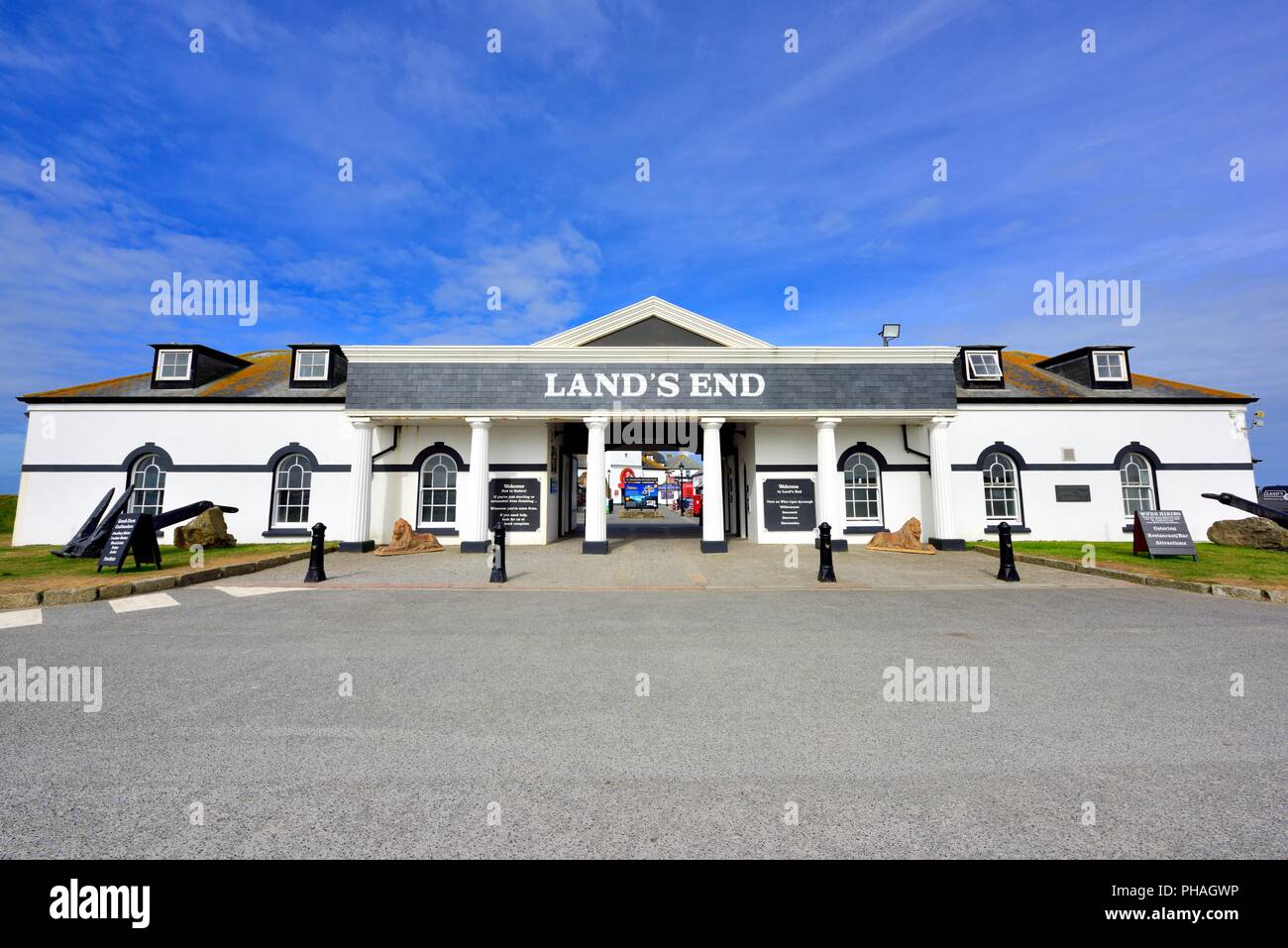 Ingresso a Lands End del centro visitatori,Cornwall,l'Inghilterra,UK Foto Stock