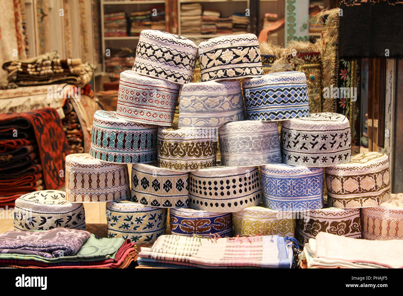 I tappeti in un bazar orientale Foto Stock