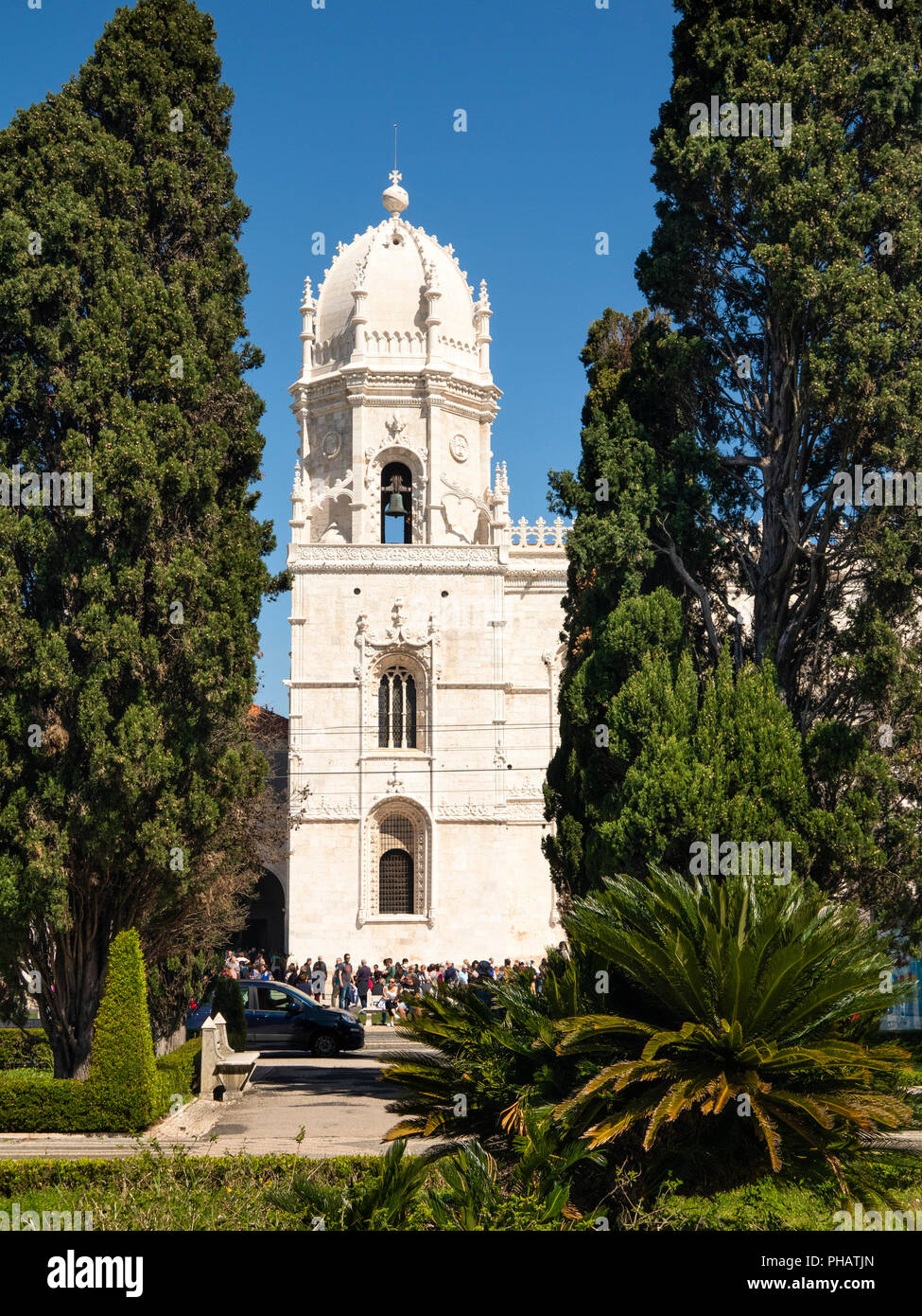 Il Portogallo, Lisbona, Belem, Monastario dos Jeronimos, dal Jardim de Belem garden Foto Stock