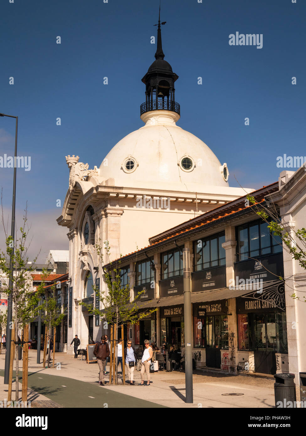 Il Portogallo, Lisbona, Avenida 24 de Julho, Mercado da Ribera, Ribera ingresso sul mercato Foto Stock