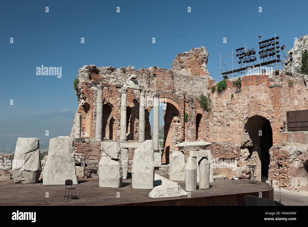 foto di teatro antico di taormina
