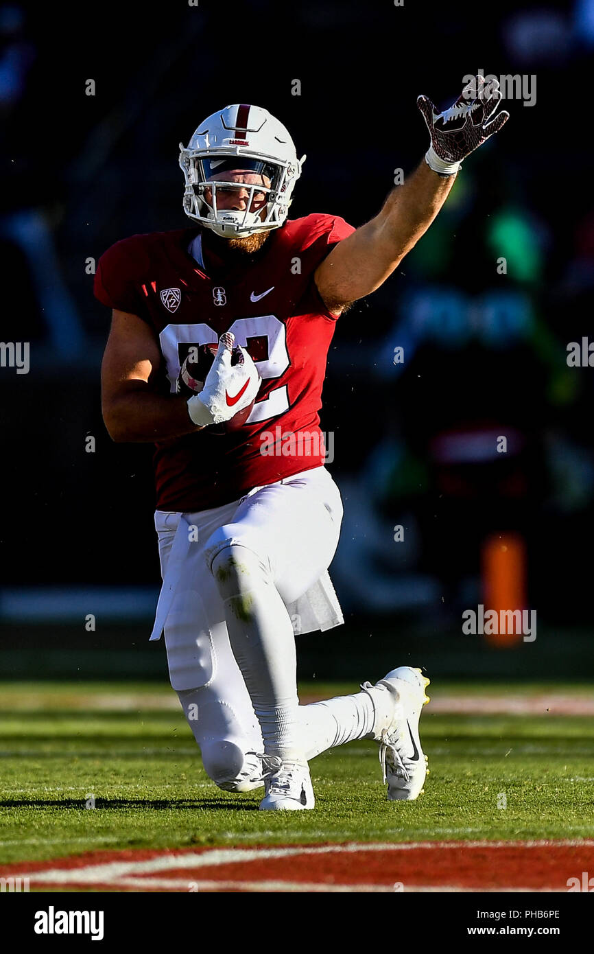 Agosto 31, 2018: Stanford Cardinale wide receiver Donald Stewart (8) si blocca su per la cattura e un primo verso il basso durante il NCAA Football gioco tra il San Diego gli Aztechi e Stanford Cardinale presso la Stanford Stadium a Stanford in California. Chris Brown/CSM Foto Stock