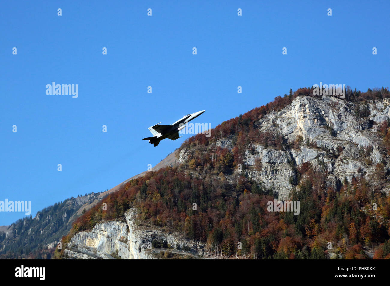 Meiringen, aerei da combattimento F/A-18 Hornet arrampicata dopo il decollo Foto Stock