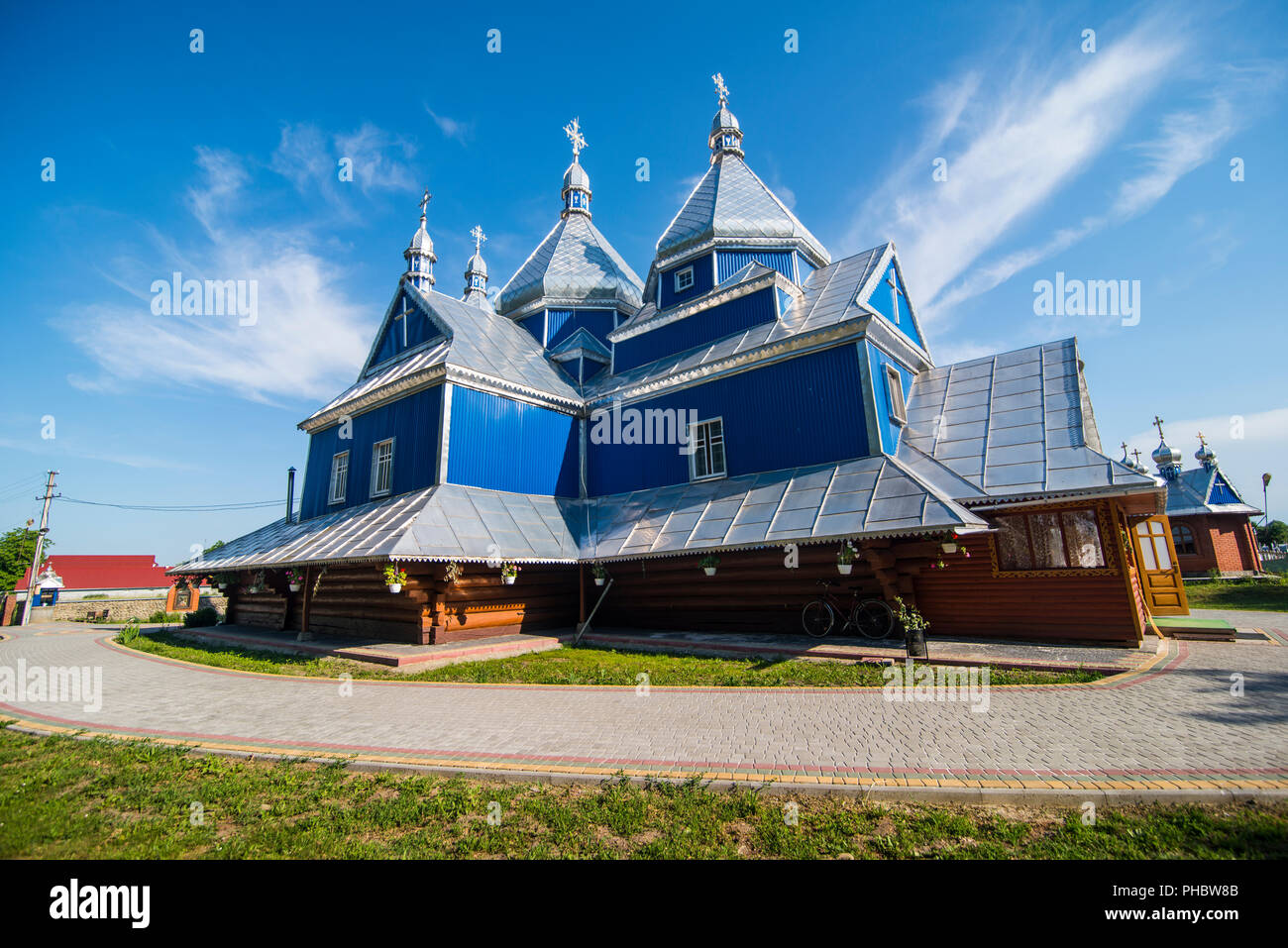 Blu chiesa in legno, vicino Buchach, Ucraina, Europa Foto Stock