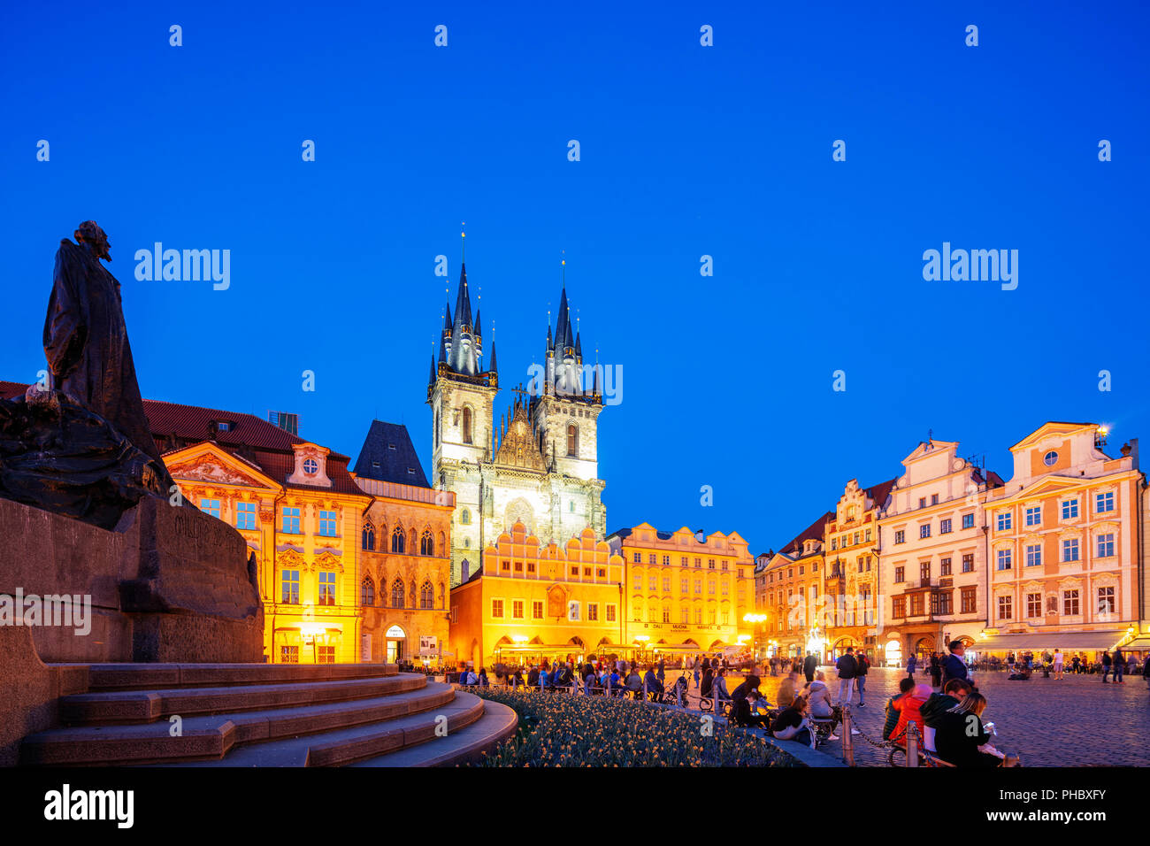 Piazza della Città Vecchia, la Chiesa di Nostra Signora di Tyn, Praga, Sito Patrimonio Mondiale dell'UNESCO, Boemia, Repubblica Ceca, Europa Foto Stock