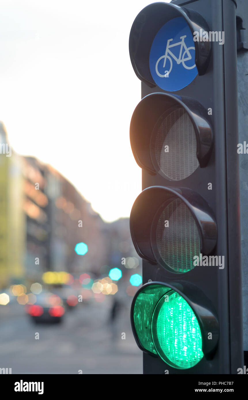 Luce verde per il traffico di biciclette Foto Stock
