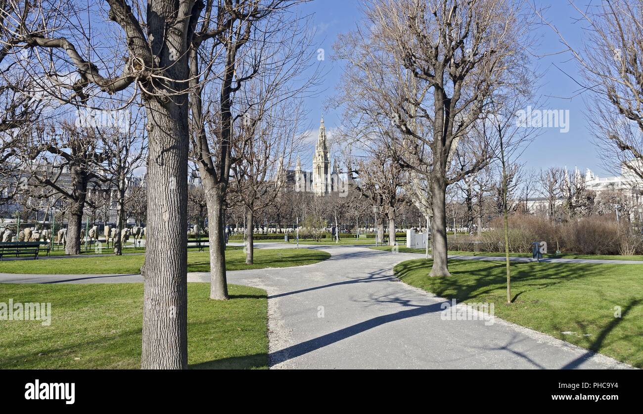 Persone di giardino per il municipio di Vienna Foto Stock