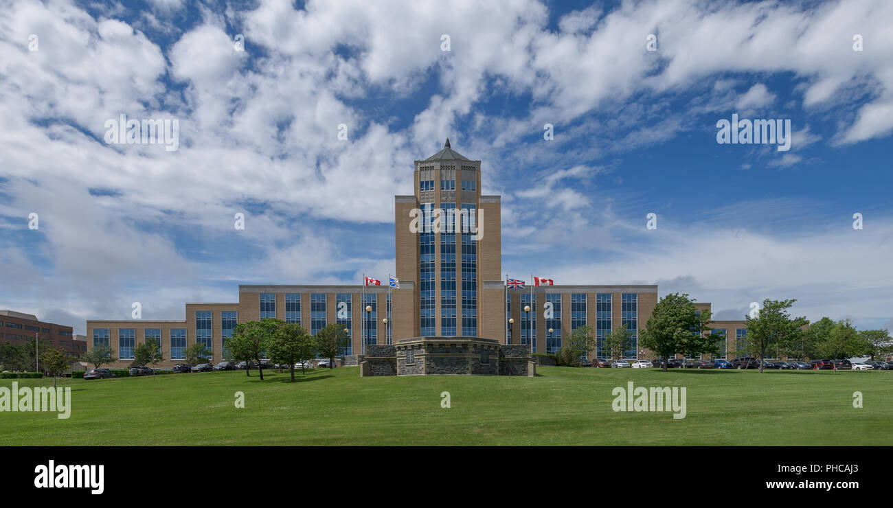 La Confederazione edificio Confederazione sulla collina che si affaccia su Terranova e Labrador è la città capitale di San Giovanni, Terranova Foto Stock