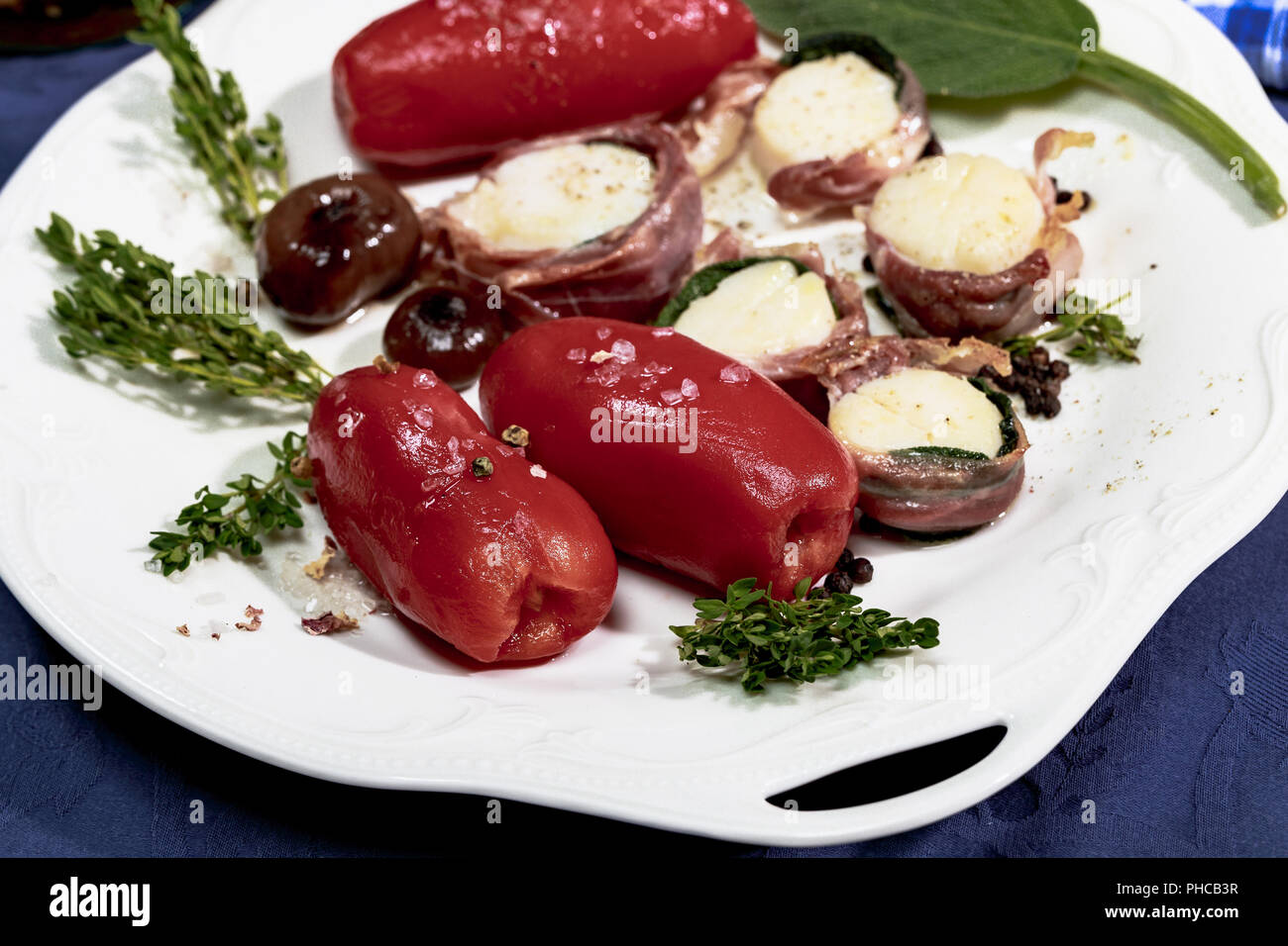Confit di pomodoro San Marzano e smerlo Saltimbocca Foto Stock