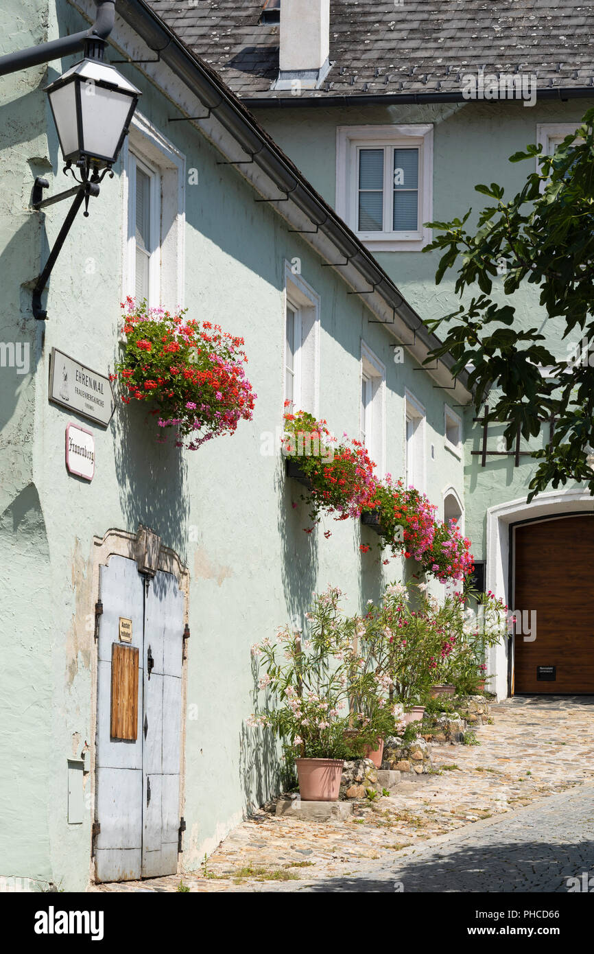Una pittoresca casa in Stein an der Donau città vecchia, un sito Patrimonio Mondiale dell'UNESCO e una popolare destinazione turistica Foto Stock