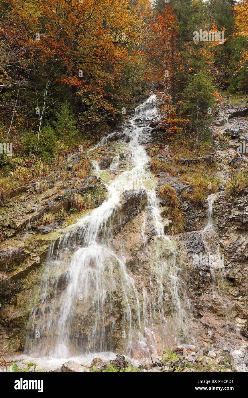 Cascata di autunno Foto Stock