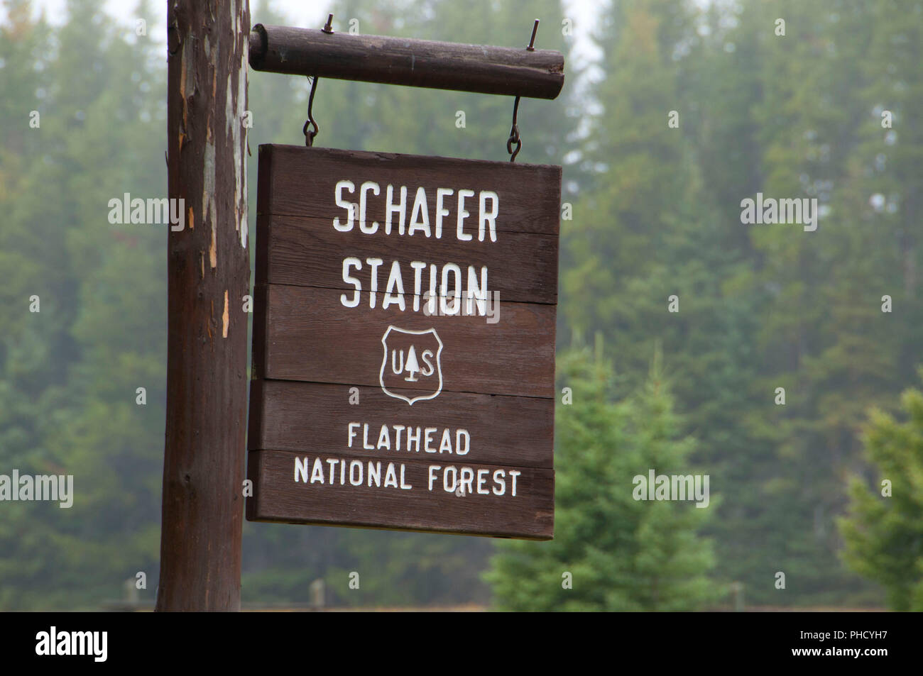 Schafer Station segno, forche centrale selvaggio Flathead e Scenic River, grande orso deserto di Flathead National Forest, Montana Foto Stock