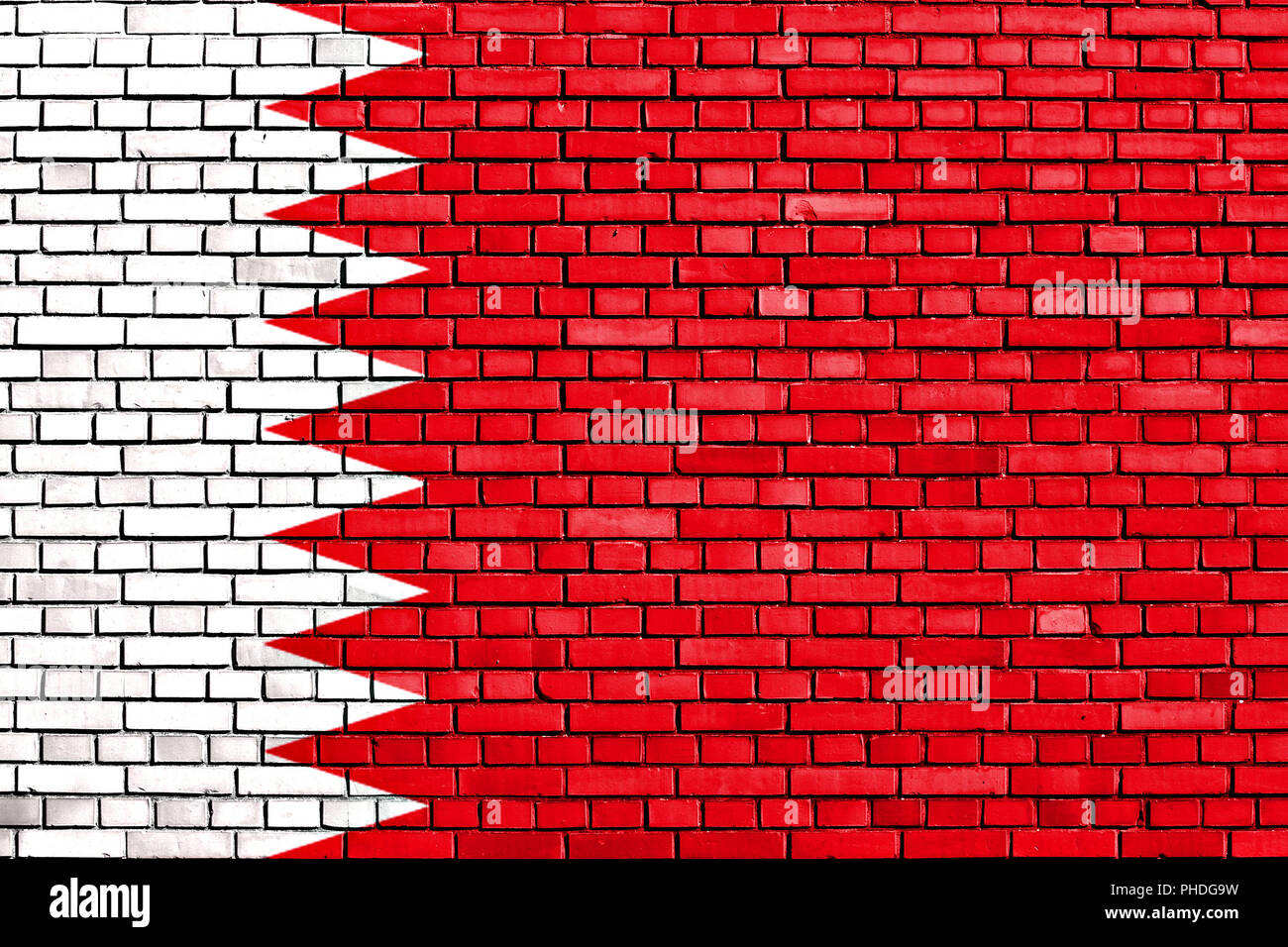 Bandiera del Bahrain dipinta su un muro di mattoni Foto Stock
