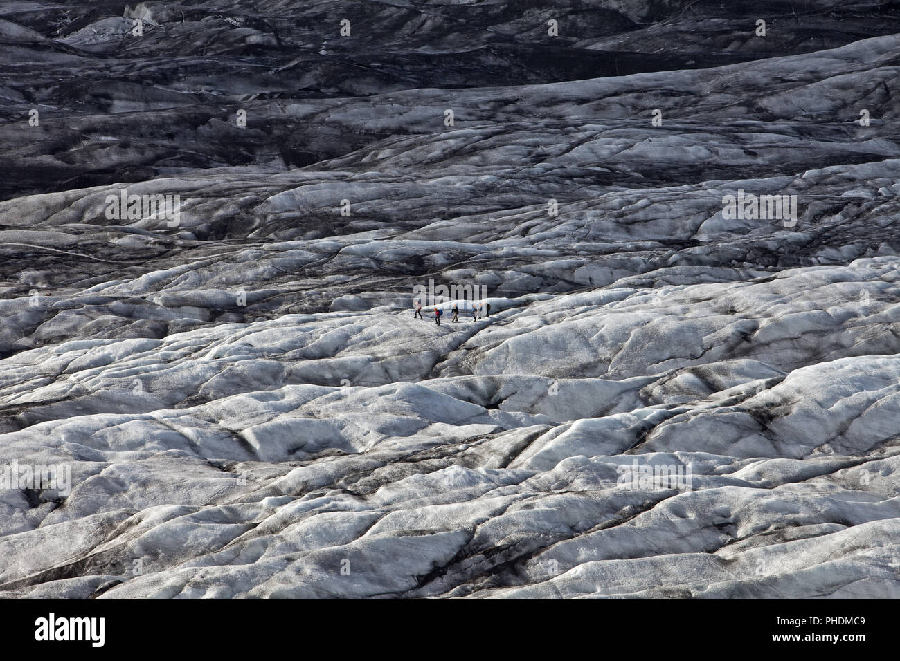 Persone sul ghiacciaio in Svinafellsjoekull Vatnajoekull National Park, Est Islanda, Islanda, Europa Foto Stock