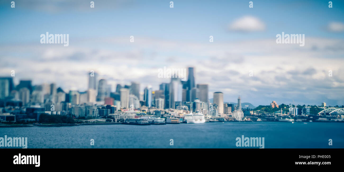 Porto di Seattle e pontili e dintorni sulla giornata di sole Foto Stock