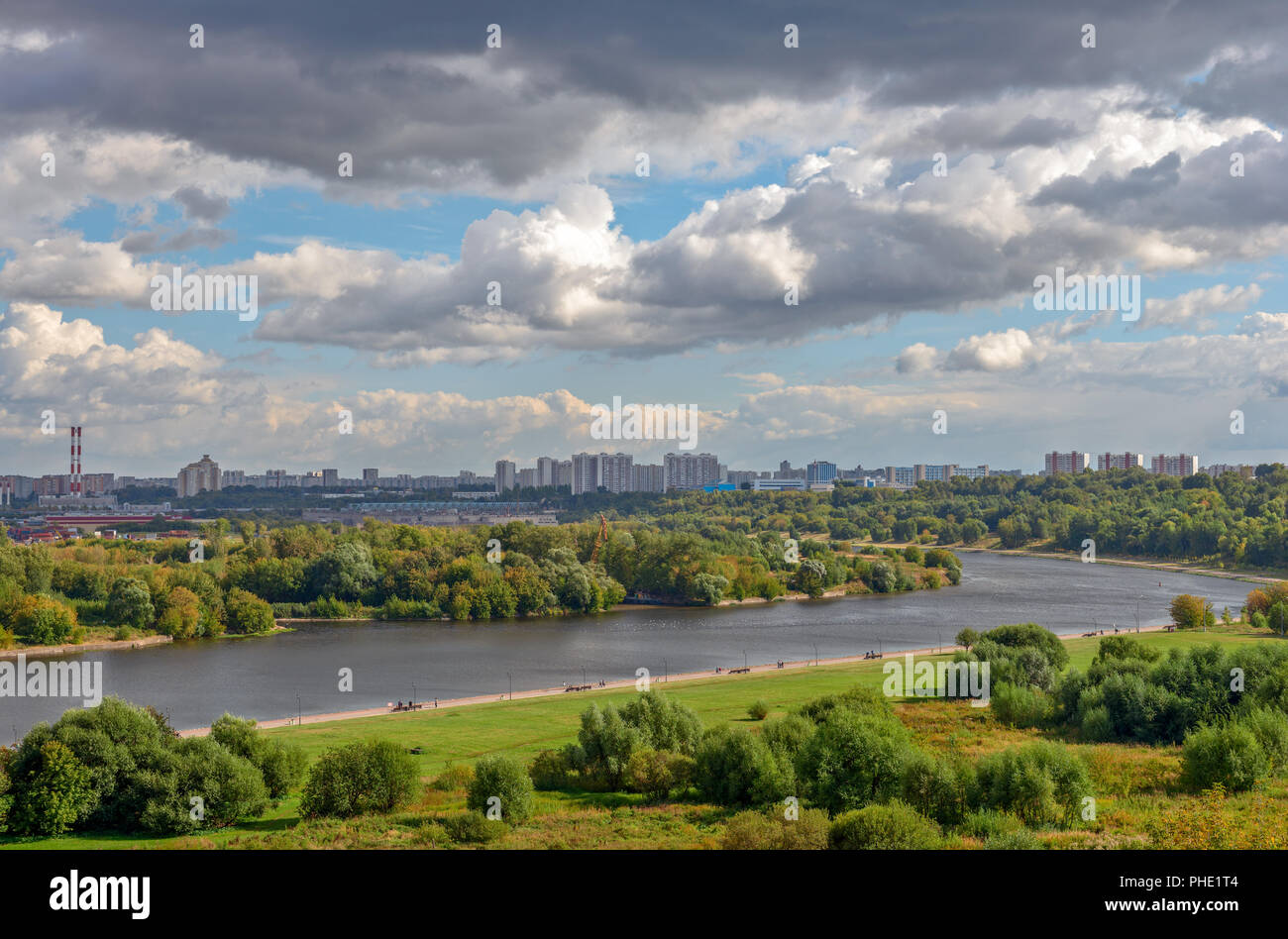 Mosca paesaggio con fiume e al parco Foto Stock