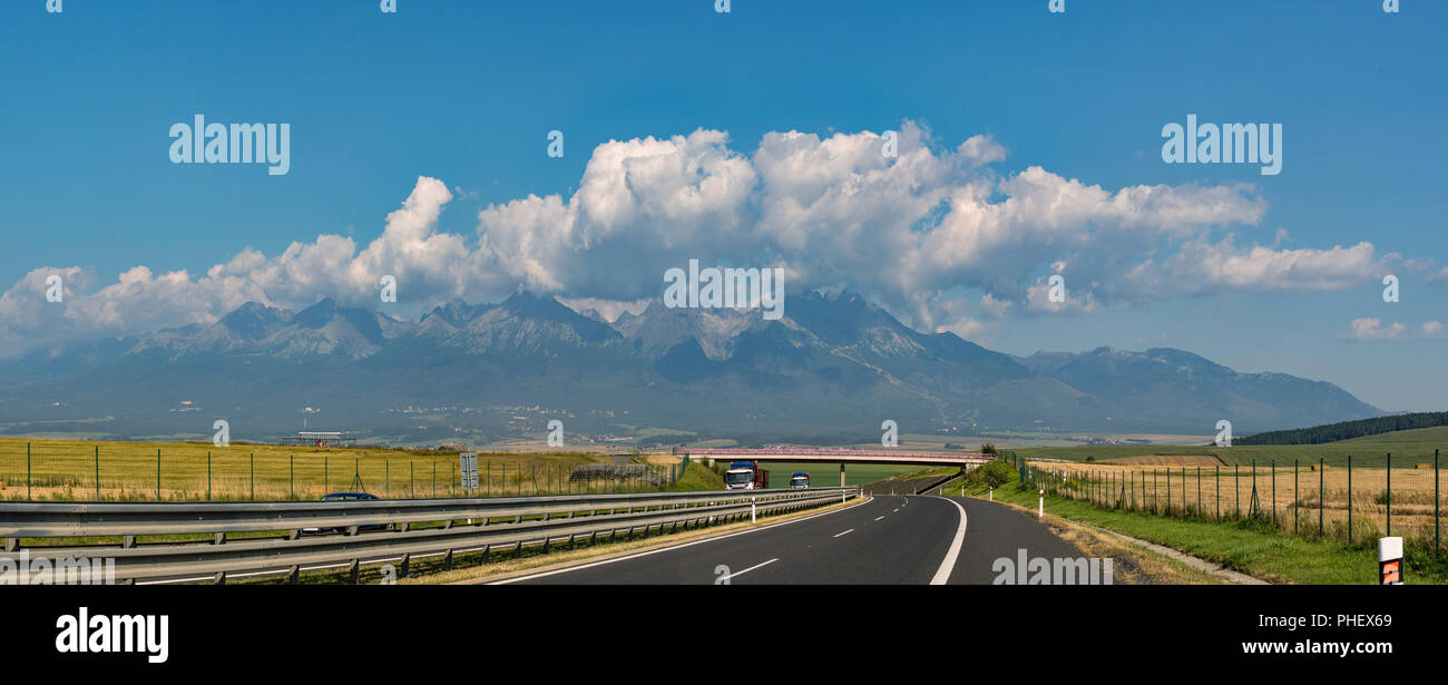 Alti Tatra estate panorama. Vysoke Tatry. Slovacchia Foto Stock