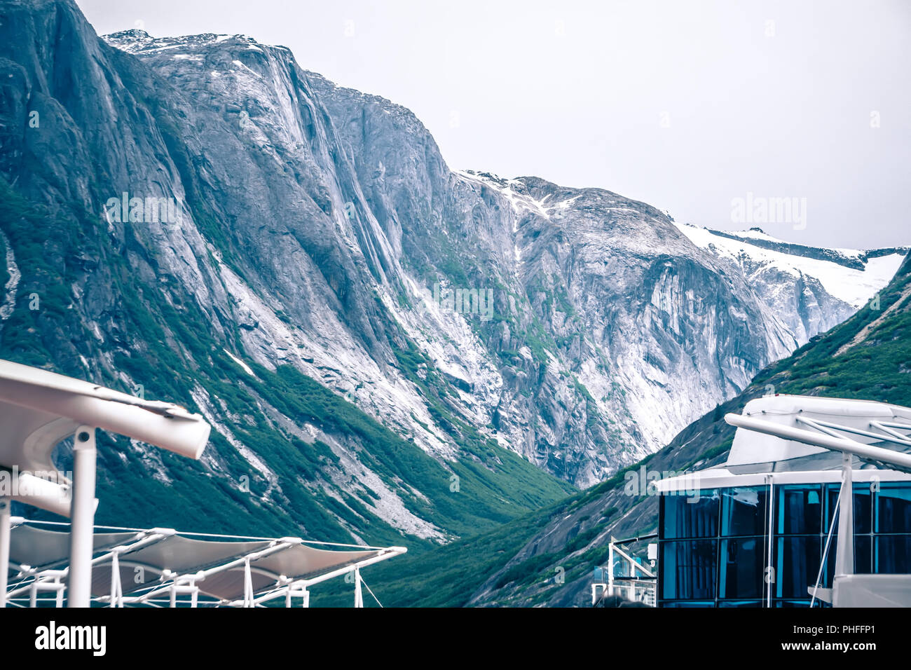 Ghiacciaio e paesaggi di montagna in bello e selvaggio e Alaska Foto Stock