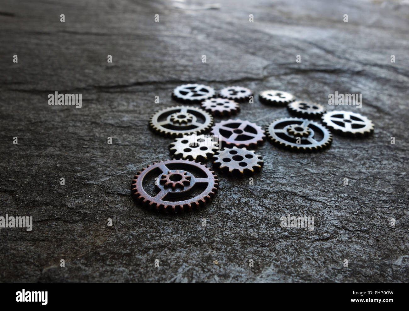 Assortiti ingranaggi in metallo Foto Stock
