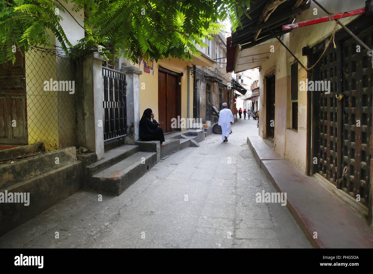 Persone in Stone Town. Zanzibar Foto Stock
