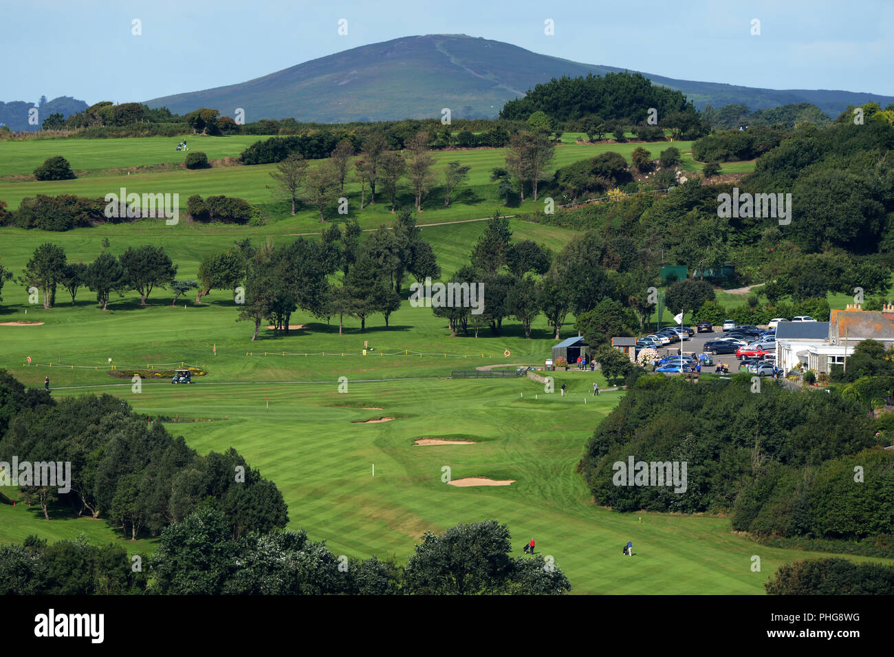 Panoramica di Langland Bay Golf Club, un campo da golf a 18 buche in una zona di straordinaria bellezza naturale che si affaccia su Langland Bay vicino a Swansea, Wales, Regno Unito Foto Stock